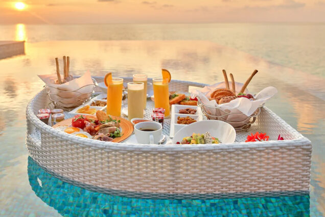 Floating Food Experience